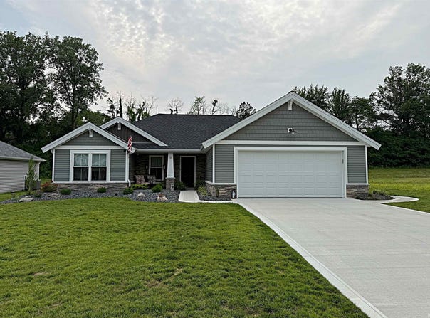 9 Beacon Way, Washington, IN 47501