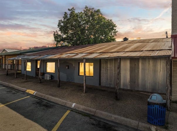 206 N Brazos St, Whitney, TX 76692