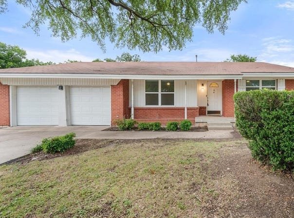 2250 Capri Drive, Fort Worth, TX 76114