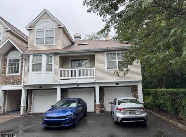64 Pasture Ct, Roxbury Twp., NJ 07852-2140