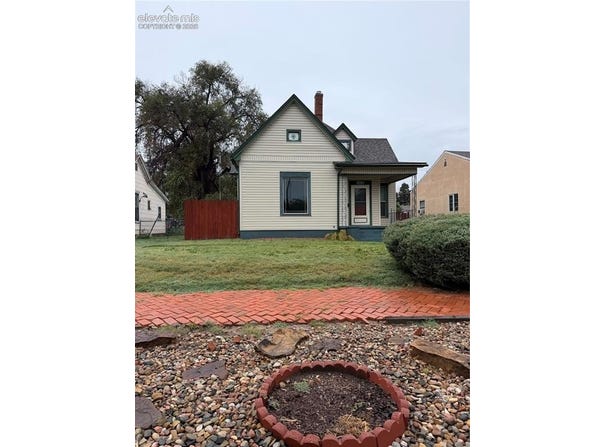 606 Smithland Avenue, La Junta, CO 81050