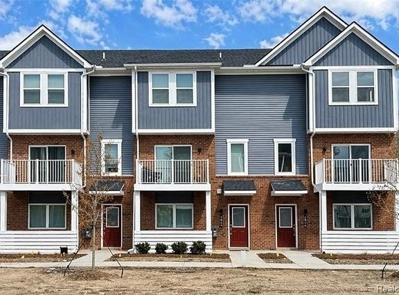 4876 Parkside Lane, Troy, MI 48085