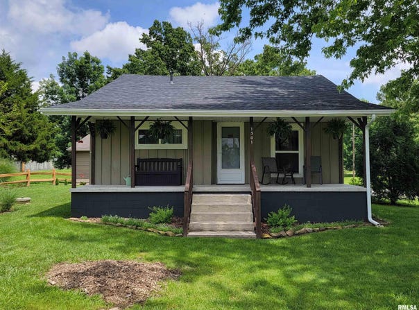 1501 Follis Avenue, Johnston City, IL 62951