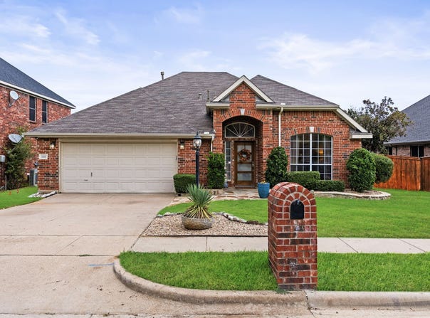 1112 Wentwood Drive, Corinth, TX 76210