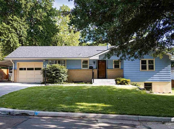 2823 Illinois Lane, Manhattan, KS 66502