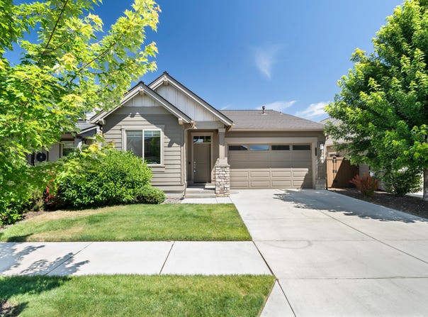 3695 SW Badger Court, Redmond, OR 97756