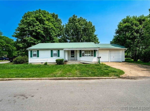 521 W 6th Street, Eldon, MO 65026