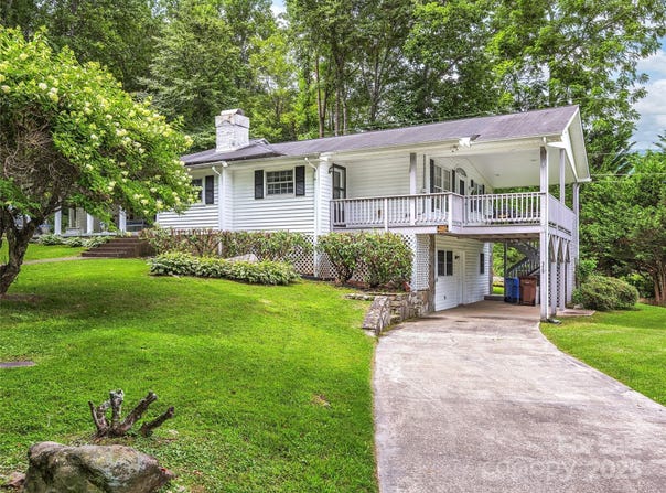 330 Johnson Branch Road, Maggie Valley, NC 28751