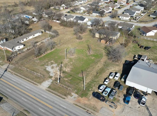 851 Lincoln St, Siloam Springs, AR 72761