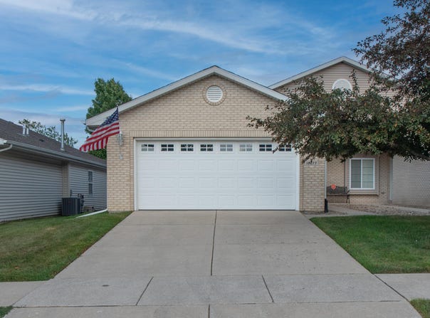 10677 Keystone Lane, Crown Point, IN 46307