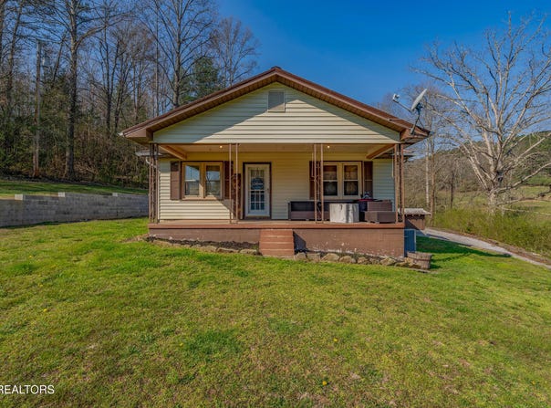 275 White Oak Rd, Oakdale, TN 37829