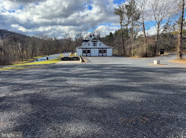 12055 JOHN MARSHALL Highway, MARKHAM, VA 22643