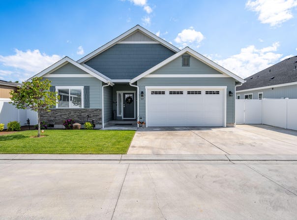 305 SW Tayberry Glen Lane, Grants Pass, OR 97527