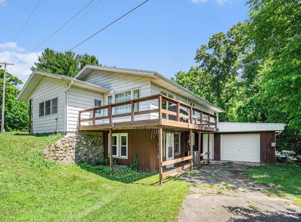 15645 Rich Lane, Hickory Corners, MI 49060