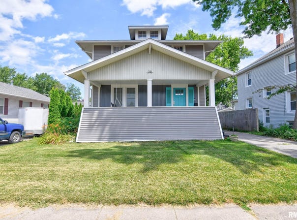 715 W MARKET Street, Taylorville, IL 62568