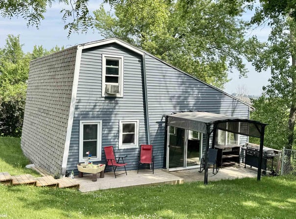 6033 N Lakeshore Drive, Brooklyn, IA 52211
