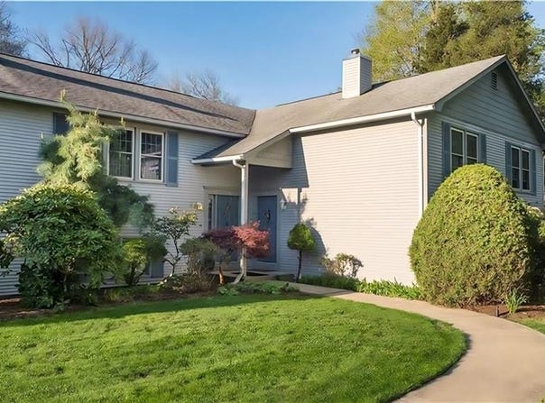 11 Elm Drive, North Kingstown, RI 02852