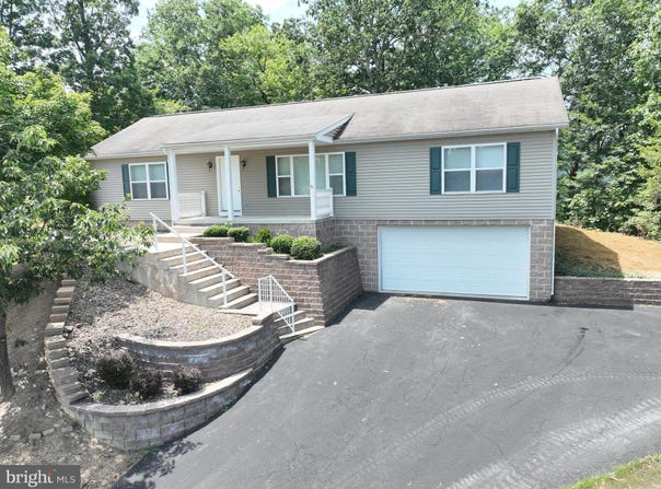 348 ASHLAND DRIVE, RIDGELEY, WV 26753