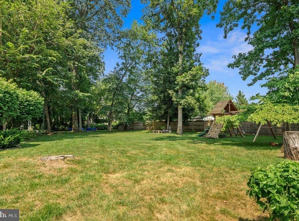 5 VIOLET LANE, ROBBINSVILLE, NJ 08691