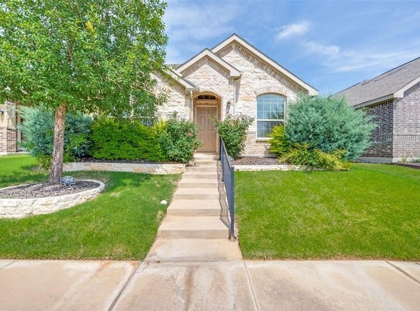 1435 Acmite Avenue, Cross Roads, TX 76227