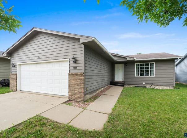 1405 E 71st St N, Sioux Falls, SD 57104