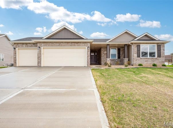 225 Ranchero Drive, Hamel, IL 62046