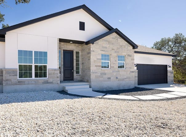 111 Jesse Stiff, Blanco, TX 78606