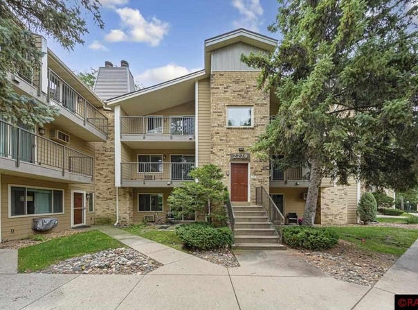 2220 Ridge Drive, St. Louis Park, MN 55416