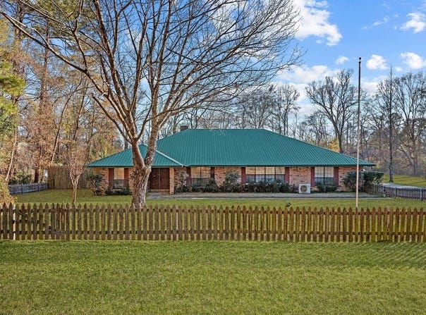 5651 Bretwood Drive, Keithville, LA 71047
