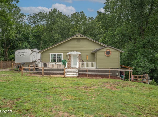 80 Pleasant Ridge Road, Pineville, MO 64856