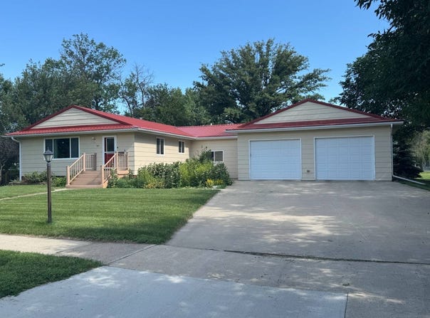 511 East 6th Avenue, Redfield, SD 57469