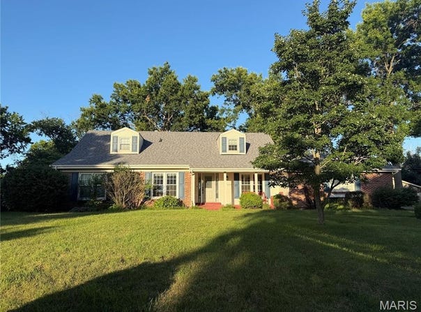 329 Turnbury Circle, Ballwin, MO 63011