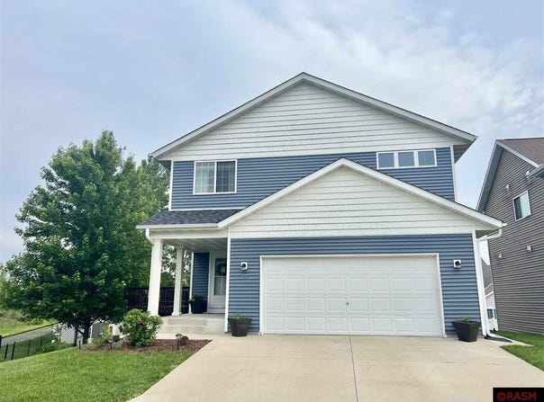 27 Benson Trail, North Mankato, MN 56003