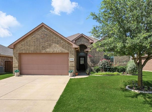 5129 Crystal Lake Avenue, Krum, TX 76249