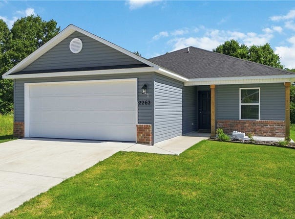 2262 S Ouachita Drive, Fayetteville, AR 72701
