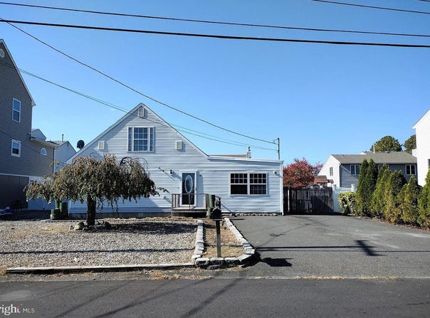 18 BROOKFIELD Drive, BRICK, NJ 08723