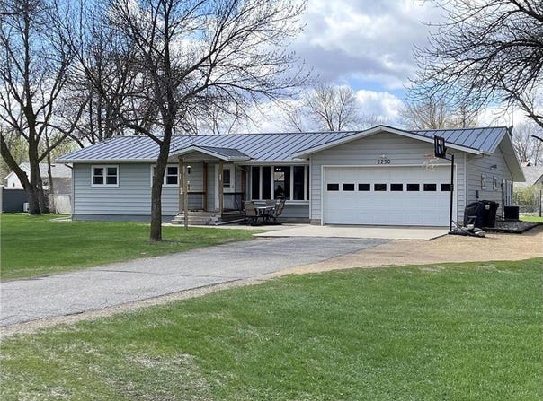 2250 18th Avenue, Windom, MN 56101
