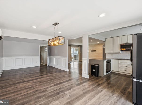 137 NORTHPARK DRIVE, LEVITTOWN, PA 19054