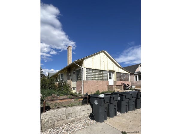 1621 EVANS AVE, Cheyenne, WY 82001