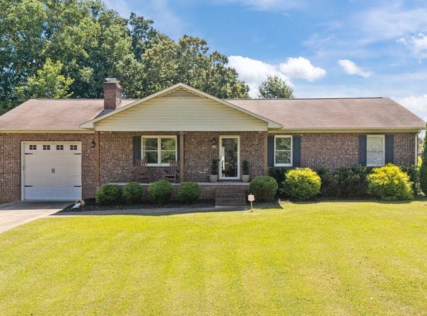 206 Arlington Circle, Sanford, NC 27330