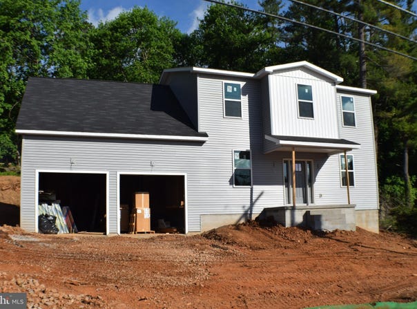 245 HANOVER STREET, GLEN ROCK, PA 17327