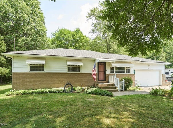 3611 Brookside Drive, Norton, OH 44203