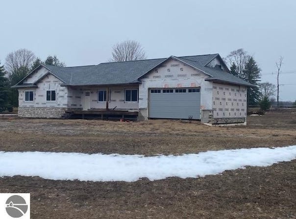 4925 Arbor Grove, Traverse City, MI 49685