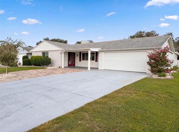 1818 DANBURY Drive, SUN CITY CENTER, FL 33573