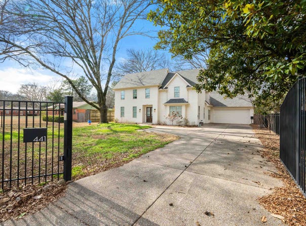441 WARING Rd, Memphis, TN 38117