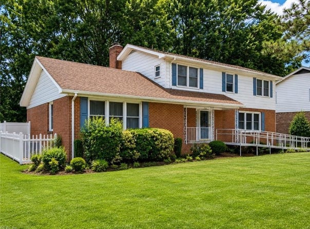 316 Tudor Place, Chesapeake, VA 23325