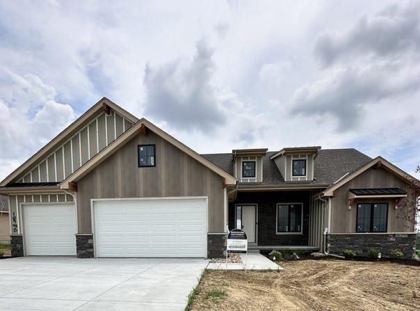 10955 S 102nd Street, Papillion, NE 68046