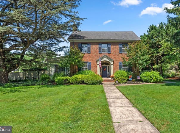 305 COLLEGE PLACE, FREDERICK, MD 21701