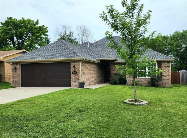 1708  S Anthony  DR, Rogers, AR 72756