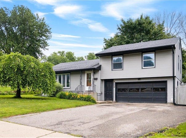 117 S Division Street, Mankato, MN 56001